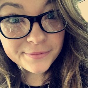 Meet your Posher, Amelia